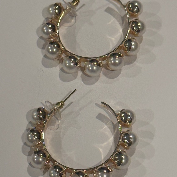 Gold and Pearl Hoop Earrings with Polished Finish - Picture 2 of 3